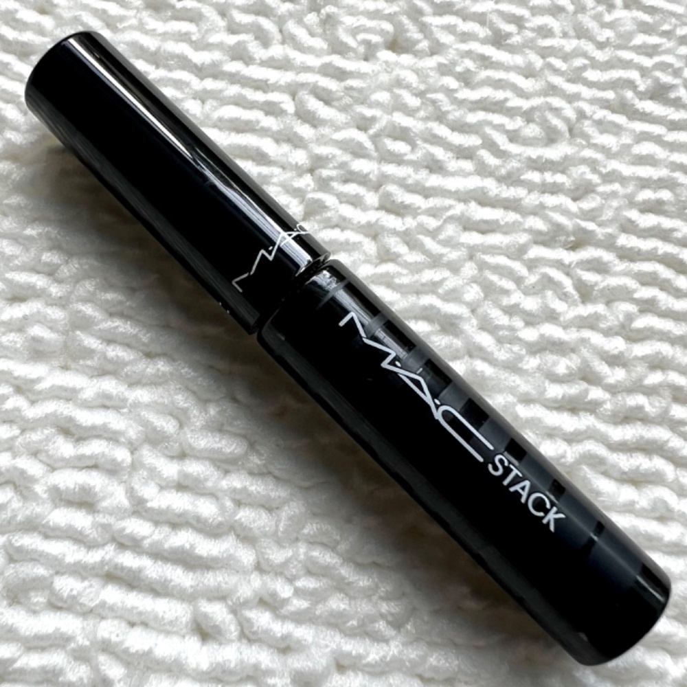 🎁Pick 5 for $25🎁 MAC MACStack Mascara mini - Picture 4 of 4